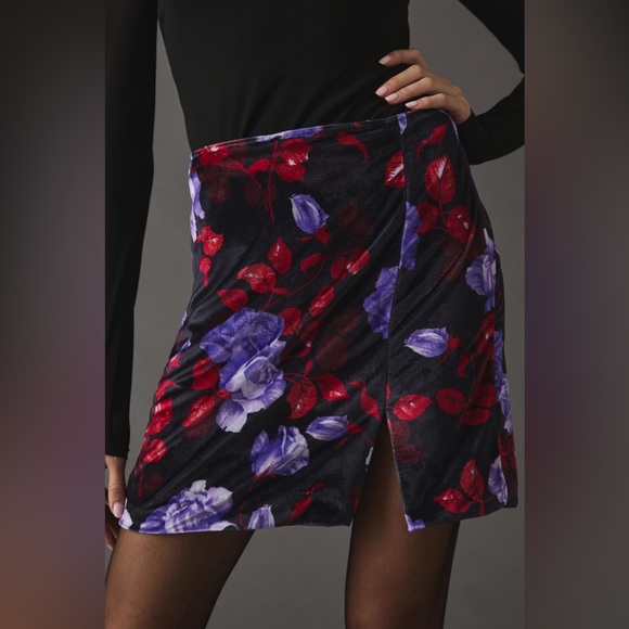 ✨ Anthropologie Velvet Micro Mini Skirt Sz 8 - Picture 1 of 6